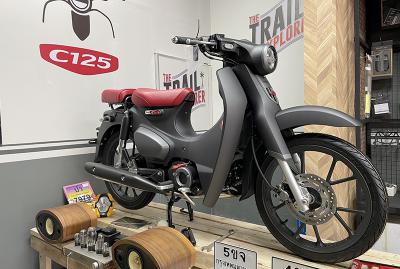 Super Cub C125 màu đen đặc biệt số VIN đẹp 0178-0179 có sẵn tại CuB Shop