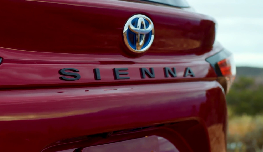 Nội thất Toyota Siena Platium 2.5L Hybrid 2021