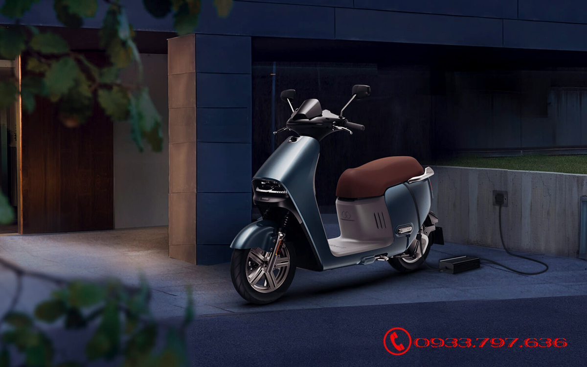 Sạc trực tiếp vào xe tay ga điện Blueshark R1